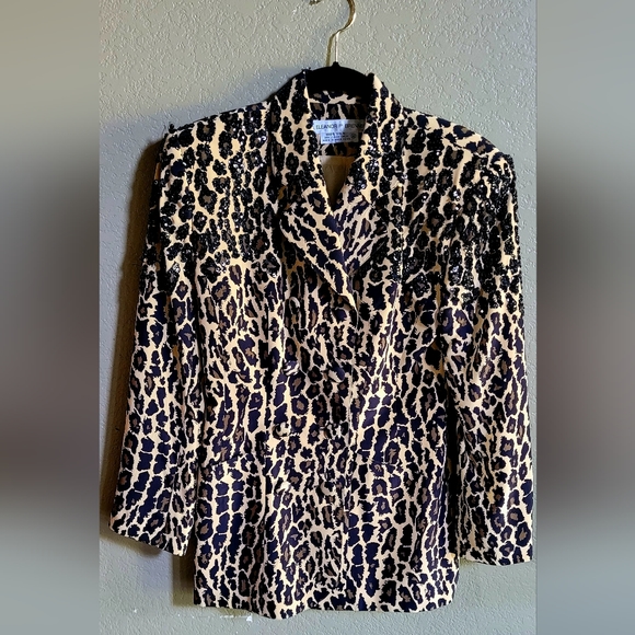 Size 2 Vintage Designer Leopard double-breasted, lined silk sequenced jacket. - Picture 1 of 5